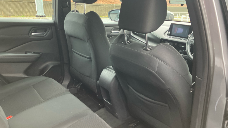 Nissan Qashqai 1.3 DiG-T MH Acenta Premium 5dr Petrol Hatchback